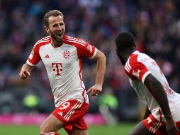 Harry Kane antes del duelo había empatado el récord de 15 goles en 10 duelos de liga en Alemania. EFE/ A. SZILAGYI
