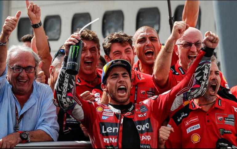 Bastianini consigue su primera victoria del año en Sepang frente a Alex Márquez. EFE/ F. ISMAIL.