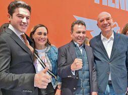 En su registro, Samuel García (izquierda) estuvo acompañado por personalidades de la política de todo el país; uno de ellos fue el precandidato de MC al Gobierno de Jalisco, Pablo Lemus (centro). En el caso de Ebrard, se anunció que hoy emitirá un mensaje. ESPECIAL