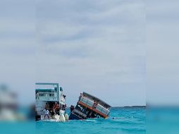 Circulan imágenes diversas sobre el momento en que el barco se hunde antes de llegar a su destino. ESPECIAL