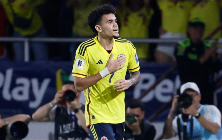 Luis Díaz dedicó sus anotaciones a su padre, quien estaba presente en el estadio días después de haber sido liberado de su secuestro que se prolongó por 12 días. EFE/M. Dueñas