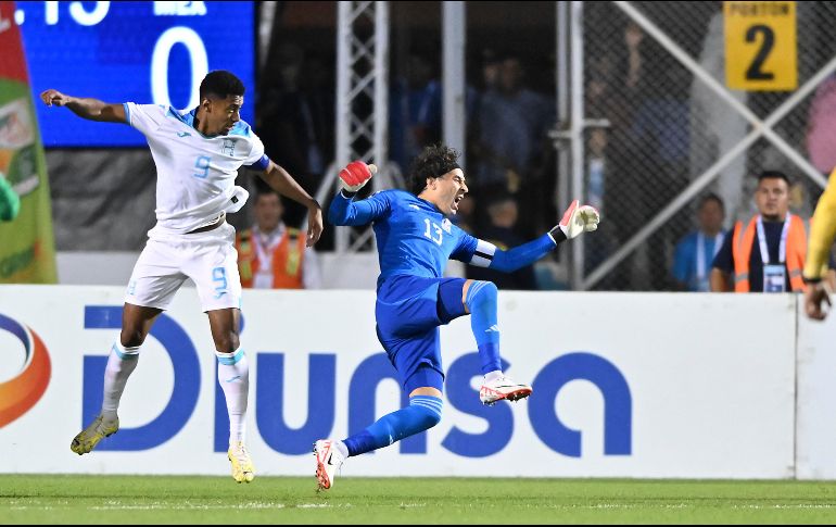 Ochoa sufrió un choque y desde entonces no se pudo recuperar, por lo que pidió su cambio. IMAGO7