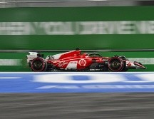 La tan esperada carrera del GP de Las Vegas está programada para comenzar a la medianoche, marcando el inicio del domingo en un evento que promete emociones en el espectacular trazado urbano. AFP / A. Weiss