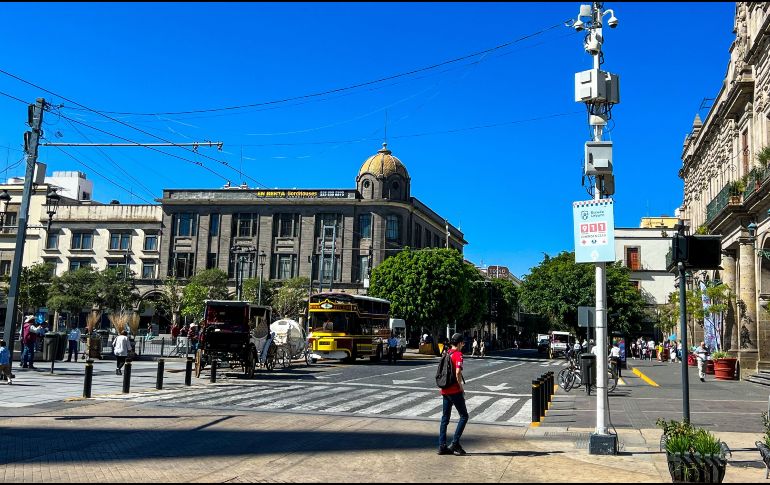Si la empresa en la que laboras te pide que trabajes en un día de descanso obligatorio, esta deberá pagarte tu salario del día, más el doble de tu salario. EL INFORMADOR / A. Navarro