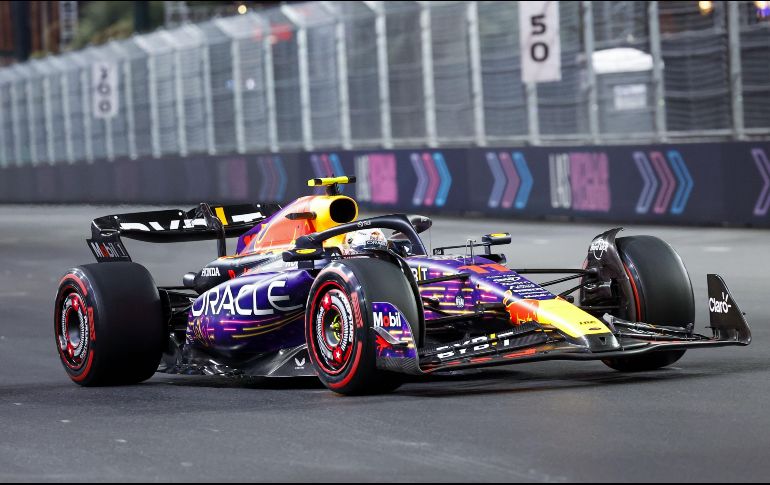 Checo Pérez deberá terminar con una ventaja de por lo menos 26 puntos. EFE/ C. BREHMAN.