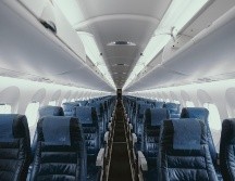 Cuando compras un vuelo de avión, te dan la opción de comprar los asientos, te explicamos si te beneficia o no. Unsplash.