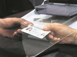 Uno de los objetivos del Consejero Presidente es disminuir el número de personas que portan credencial del INE con fotografía no vigente. SUN / ARCHIVO