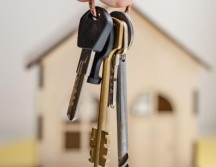 Si estás pensando en comprar una casa, te decimos qué es mejor si un crédito hipotecario o uno de Infonavit. Unsplash.