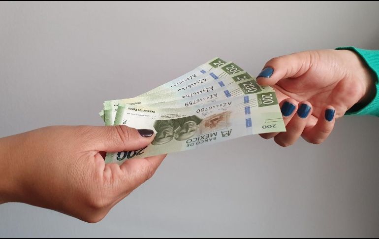 Diciembre está por llegar, y con él las fiestas de Navidad, el fin de año, y por supuesto, el pago del aguinaldo a los trabajadores a manera de compensación por su año laborado. ESPECIAL / Gobierno de México