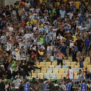 Aficionados protagonizan pelea en el Maracaná en el duelo entre Brasil y Argentina (VIDEO)