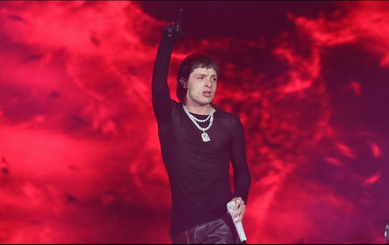 El cantante Peso Pluma aparece en programa español y recibe preguntas incomodas. ESPECIAL/ SUN