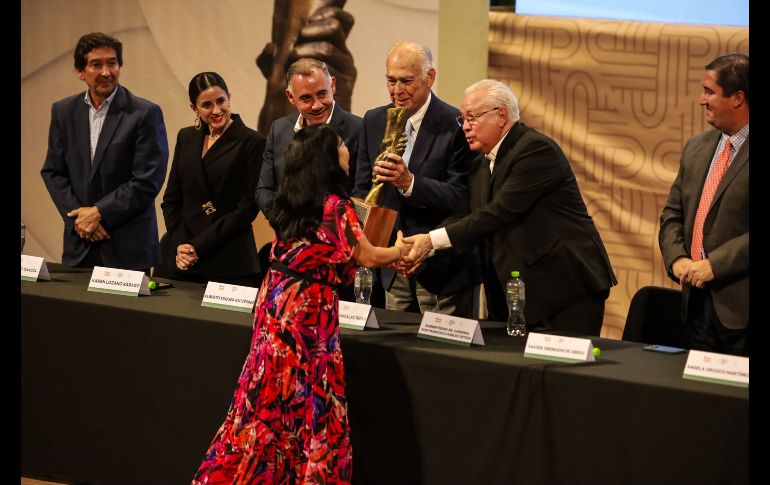 Este martes fue entregado, en su segunda edición, el Premio a la Generosidad Jalisco, impulsado por el Banco de Alimentos de Guadalajara en coordinación con la Secretaría del Sistema de Asistencia Social. EL INFORMADOR / A. Navarro