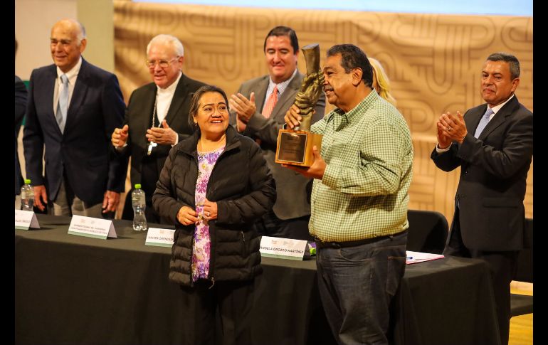 Este martes fue entregado, en su segunda edición, el Premio a la Generosidad Jalisco, impulsado por el Banco de Alimentos de Guadalajara en coordinación con la Secretaría del Sistema de Asistencia Social. EL INFORMADOR / A. Navarro