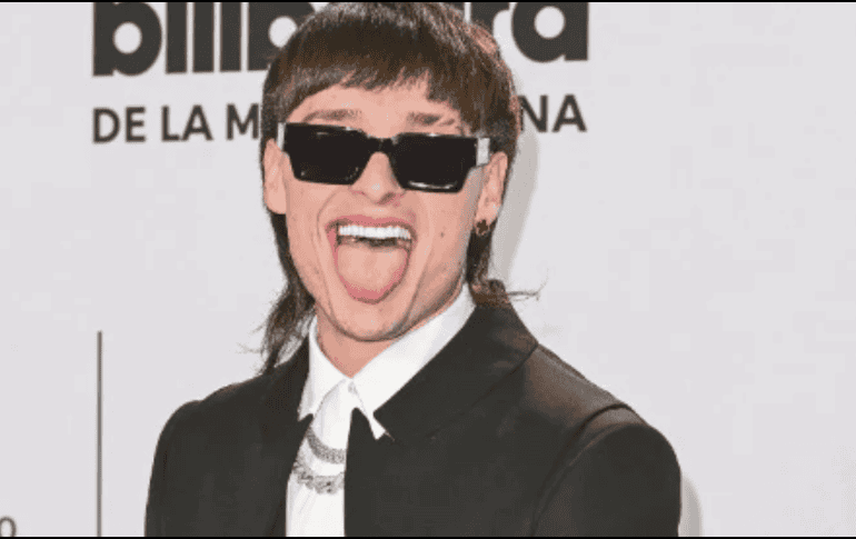 En el videoclip se puede observar un inmueble llenó de seguridad, con un jardín grande lleno de palmeras y plantas, así como rincones con acabados lujosos. AP.