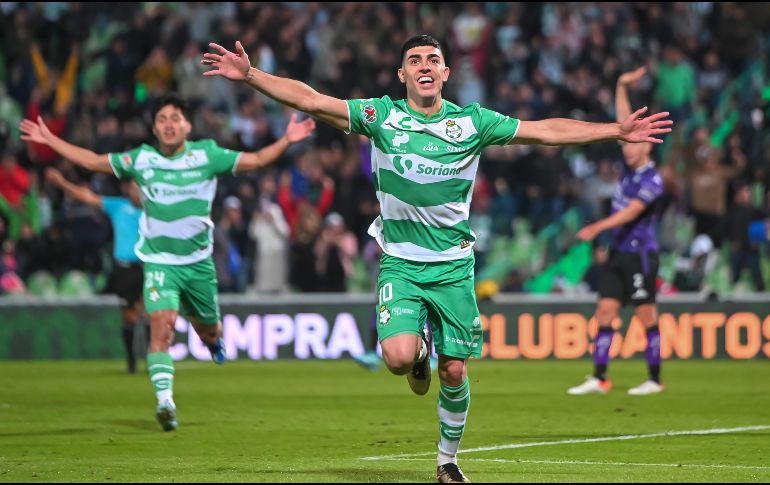 Juan Brunetta hizo a los minutos 6 y 69 los dos goles de Santos. IMAGO7/E. Saavedra