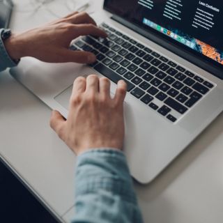 ¿Haces trabajo remoto en tu computadora? Sigue estos consejos de seguridad