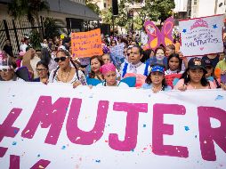 Mujeres conmemoran el Día Internacional de la Erradicación de la Violencia Contra la Mujer. EFE/R. Peña