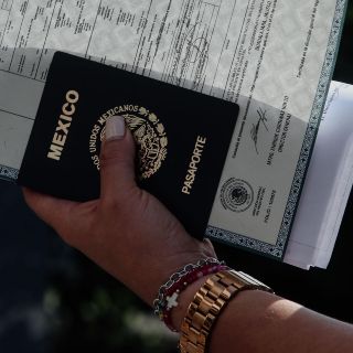 Este es el significado de los colores en el pasaporte mexicano