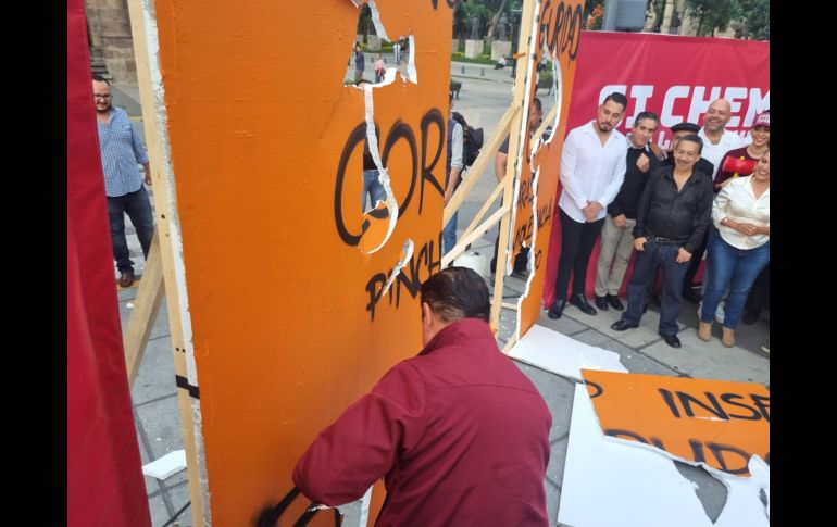 Cientos de vecinos de Chapalita, Oblatos, El Zalate, Miravalle, San Onofre, Santa Cecilia, San Joaquín, entre otras, acudieron con chipotes chillones para apoyar el destape de Martínez. EL INFORMADOR / J. Díaz