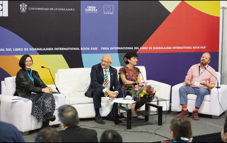 (Al centro) Hugo Setzer, presidente de la CANIEM, durante la presentación del estudio. EL INFORMADOR/ A. Navarro