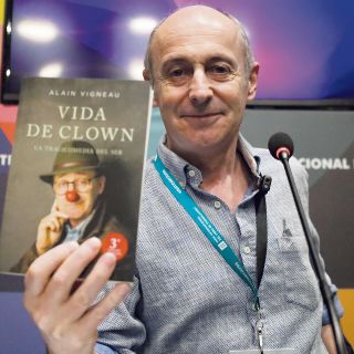 Alain Vigneau: sanar las heridas a través de la risa