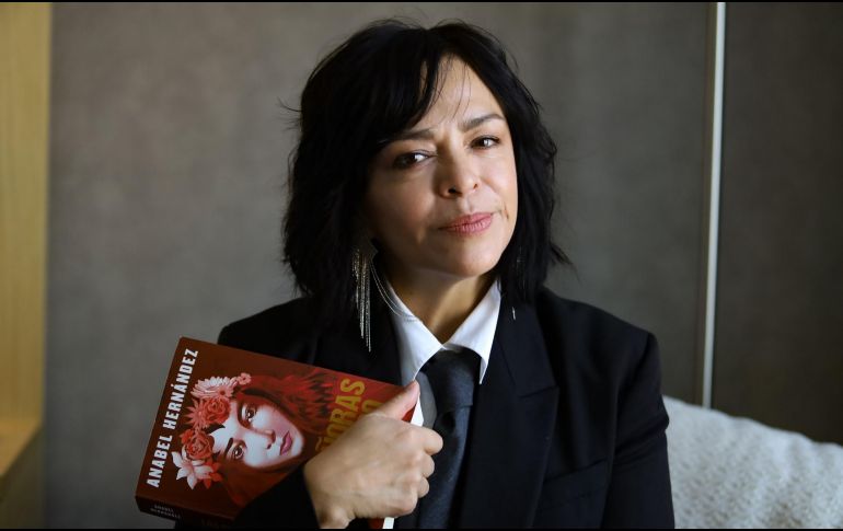 Hasta el momento, revela Anabel, tras publicar este libro no ha recibido alguna demanda por parte de las celebridades que se mencionan en él. EL INFORMADOR / A. NAVARRO