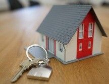 Se deben cumplir una serie de requisitos para traspasar la casa de un crédito. Unsplash.