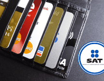 Conocer en qué casos puede interferir el SAT respecto al dinero en tu tarjeta de débito. CANVA