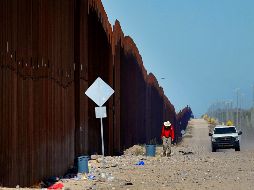 La Oficina de Aduanas y Protección Fronteriza anunció que el cierre temporal del paso fronterizo comenzará el lunes. AP