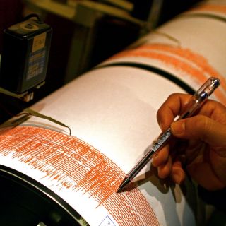 Activan alerta de tsunami en Filipinas tras terremoto