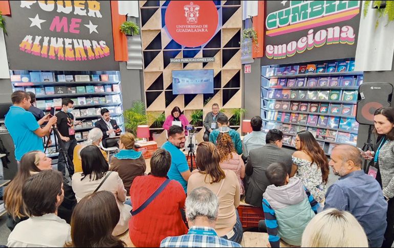 Presentación del catálogo, en el marco de la FIL 2023. CORTESÍA