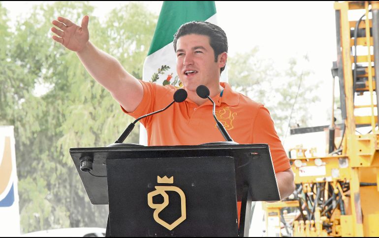 Samuel García acudió a la inauguración de la reconstrucción de un puente vehicular en Colombia, Nuevo León. EL UNIVERSAL