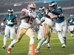 Deebo Samuel (#19) tuvo una actuación de tres anotaciones frente a los Eagles. AP