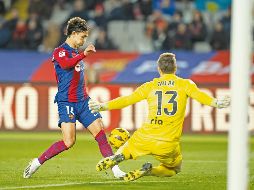 Joao Félix marcó el único gol para darle el triunfo al Barcelona. EFE