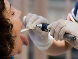 La OMS explica que la gripe se deriva de 4 virus, que son el A, B, C  D. Los del tipo A y B son los que causan las variantes estacionales, es decir, los que causan la gripe estacional. AFP / ARCHIVO