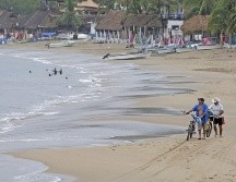 La Unidad Estatal de Protección Civil y Bomberos Jalisco cerró este lunes, el acceso a la Bahía de Melaque. EL INFORMADOR/ ARCHIVO.