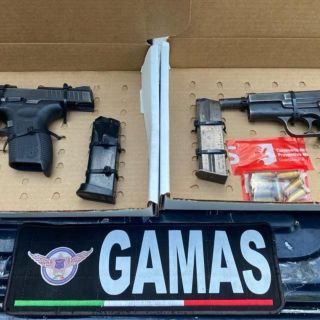 Detienen a pareja con dos pistolas en Lomas del Paraíso
