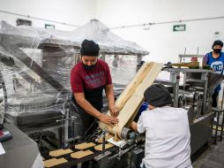 De acuerdo con datos del Instituto Mexicano del Seguro Social (IMSS)  al mes de noviembre Jalisco acumula un padrón de dos millones 026 mil 935 empleos formales. CORTE´SIA