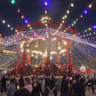 Ilusionante regresa con rueda de la fortuna y tradicional pista de hielo
