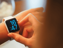 Si bien estos relojes no son de marcas como Apple o Samsung, cuentan con las mismas funciones y cubren las necesidades.CANVA