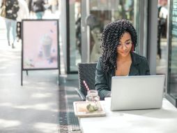 El teletrabajo en direcciones fuera de la establecida puede llevar a sanciones del empleado. ESPECIAL / PEXELS Andrea Piacquadio