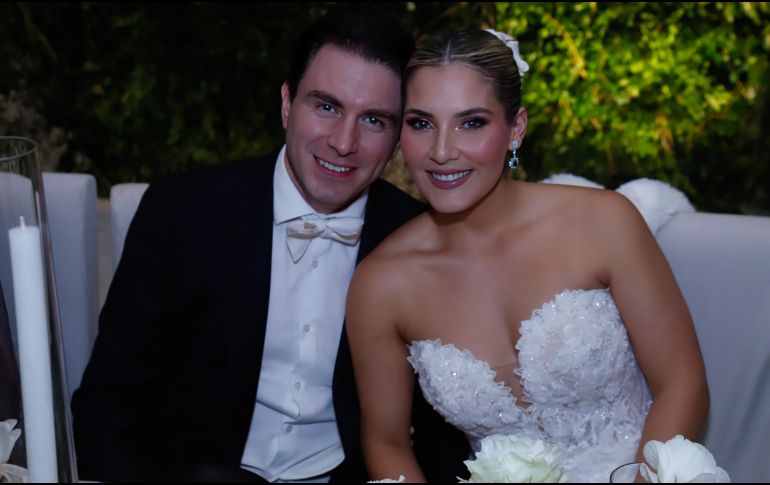 Paulo Tinajero Suárez y Grisel Castellanos Durán. GENTE BIEN JALISCO/ Claudio Jimeno