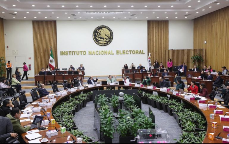 Sobre el anuncio del Presidente Andrés Manuel López Obrador que busca impulsar reformas en materia judicial y electoral, dijo que desconoce las mismas, pero es atribución del gobierno presentar iniciativas. 