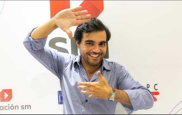 David Requesens presente su primera novela 