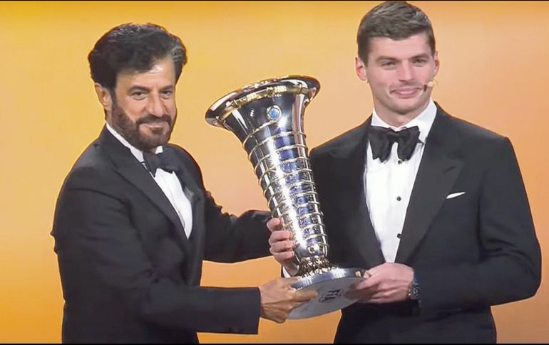 Verstappen, de 25 años, se proclamó campeón mundial por tercera vez consecutiva. ESPECIAL