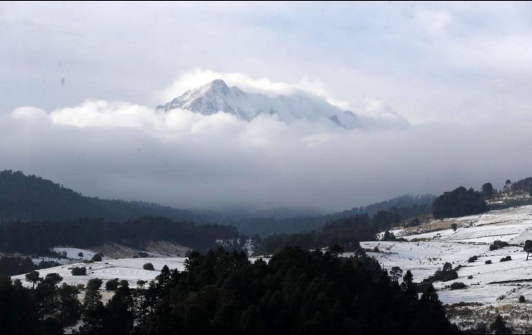 En el pronóstico se prevé la caída de aguanieve o nieve, durante la madrugada del domingo, en las cimas montañosas superiores a los 4 mil 200 msnm del centro y oriente de México. SUN / ARCHIVO