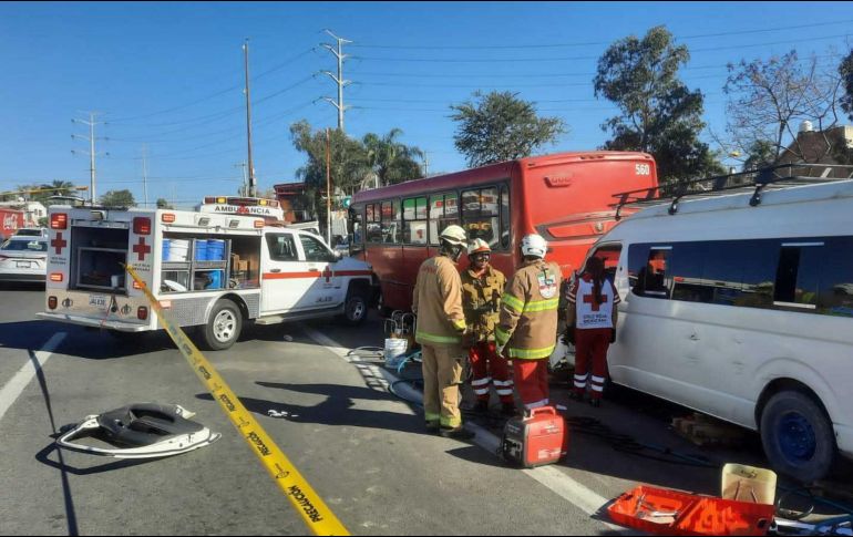 Dos accidentes vehiculares se registraron esta mañana en la ZMG con saldo de dos personas lesionadas. ESPECIAL