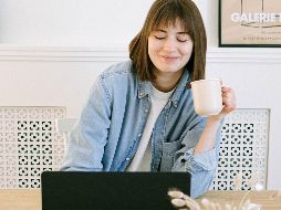 Los empleados deben informar a sus empleadores por cuál será la ubicación del domicilio desde el que estarán trabajando. PEXELS/Ivan Samkov