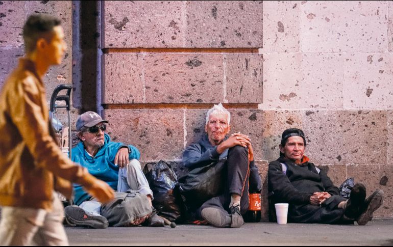 Las personas en situación de calle son más vulnerables durante la temporada invernal y pocos son los que aceptan ser trasladados a los refugios y por lo tanto no acceden a los programas de reincorporación social. EL INFORMADOR/ H. Figueroa