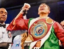 Rafael Espinoza es campeón mundial de peso pluma por la OMB. ESPECIAL